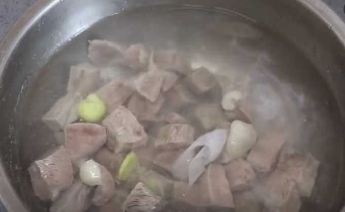 土豆燉牛肉,土豆燉牛肉家常做法