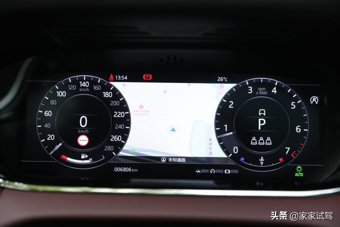 豪华中型SUV格调之选 路虎揽胜极光L亮点解析