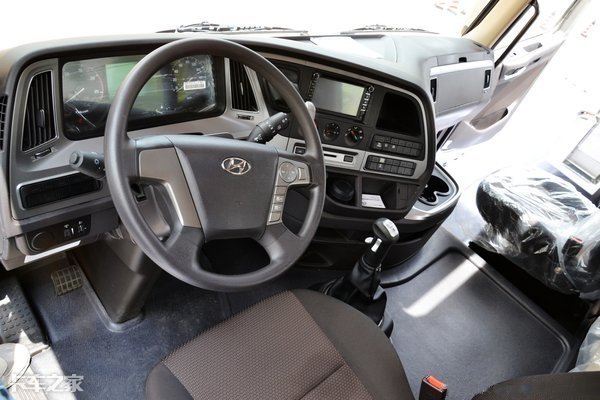 拉砖车里的"高富帅",变速箱就值6万多,带你看看现代创虎重卡