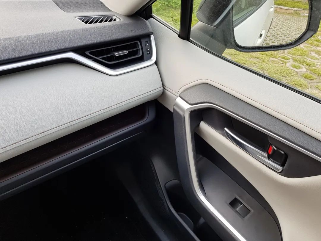 RAV4怎么就吃香了，是因为TNGA、混动系统还是麋鹿测试？