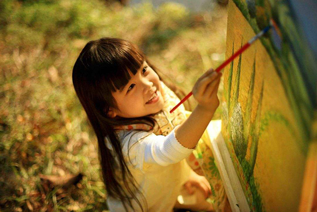 小学生画《我的妈妈》，虽充满爱意却让人想吐槽，老师：胆量真大