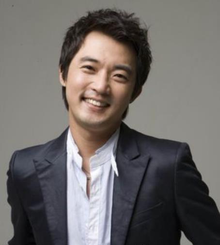韩国影星系列——韩国最具独特魅力的男演员:安在旭