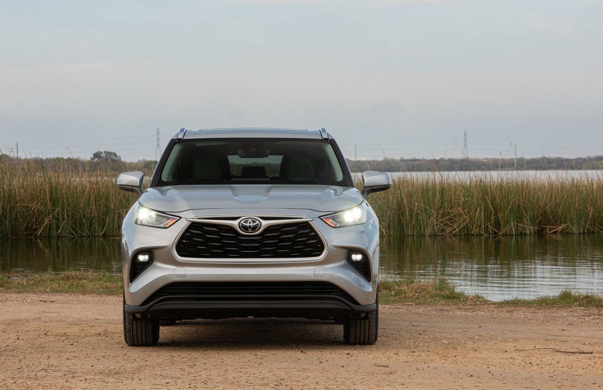 2020款汉兰达最新价格及图片(2020款汉兰达最新价格及图片中型suv12月