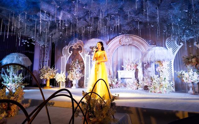 做婚礼主持人该具备哪些条件-做婚礼主持人有什么要求