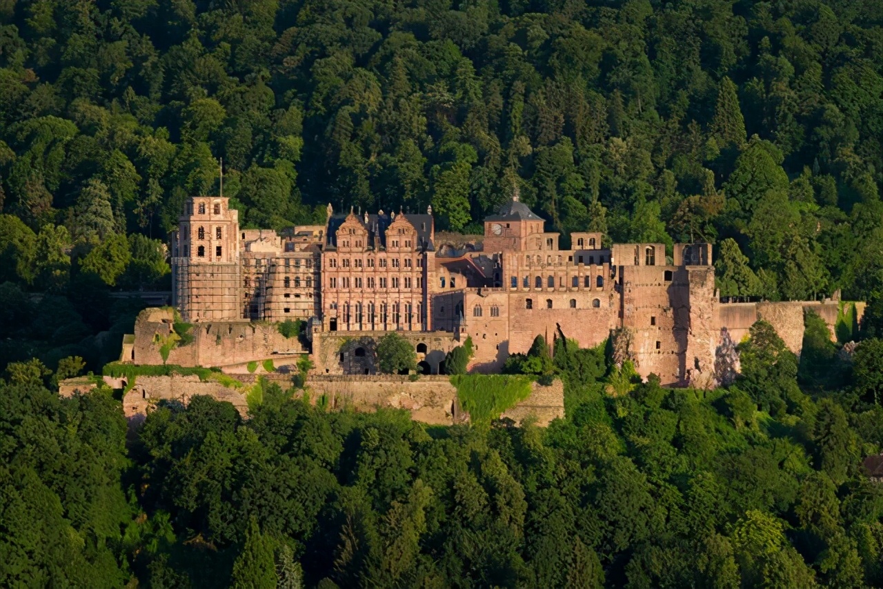 圣德堡大学三,奖学金海德堡大学本身是不设奖学金的.