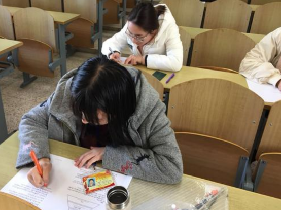 高考满分作文《酒》，全文没有一个酒字，却散发着浓浓的酒香