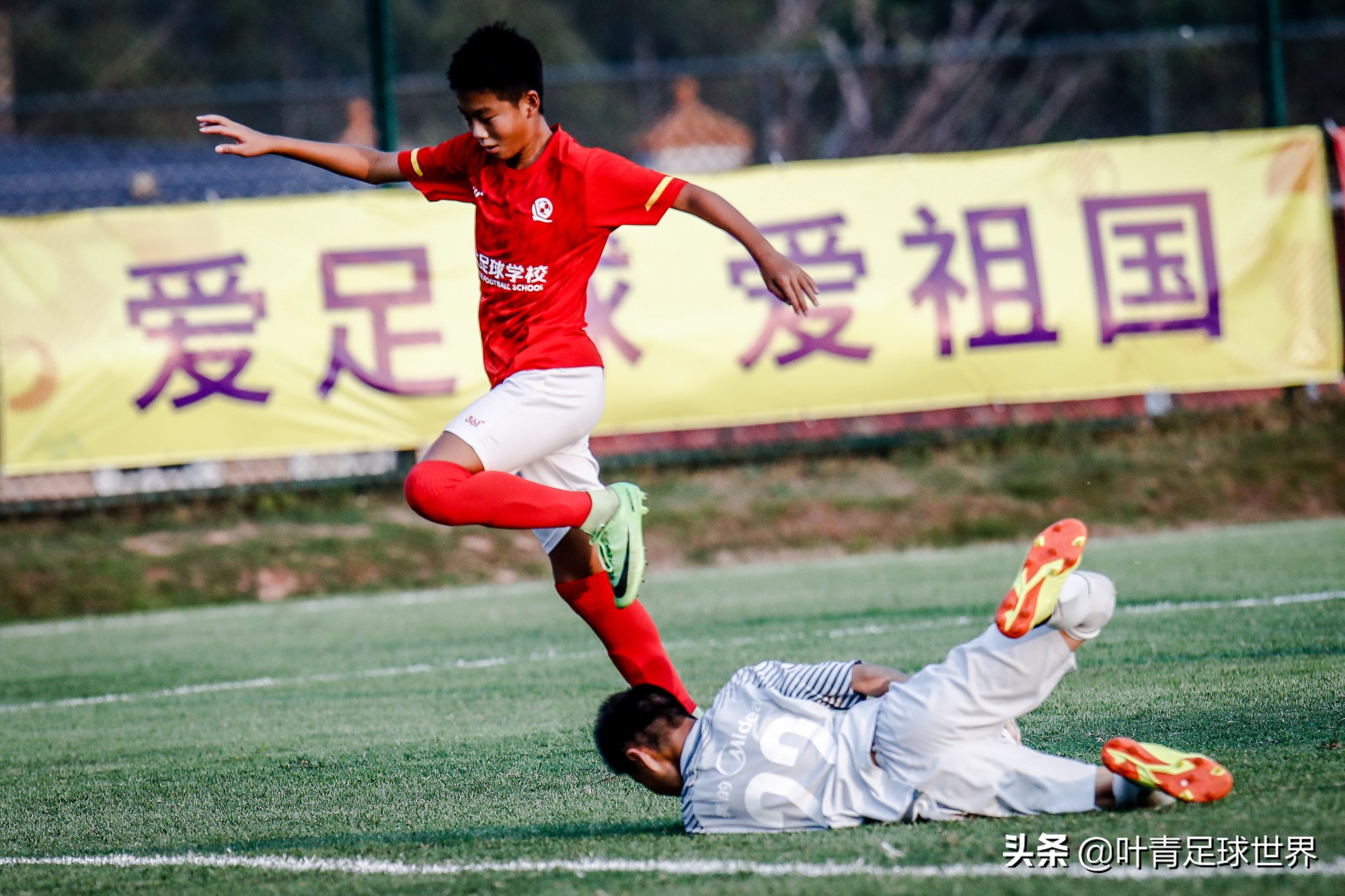 恒大许家印世界杯(为国足进世界杯，恒大砸8.7亿！许家印大格局：7年3次壮举)