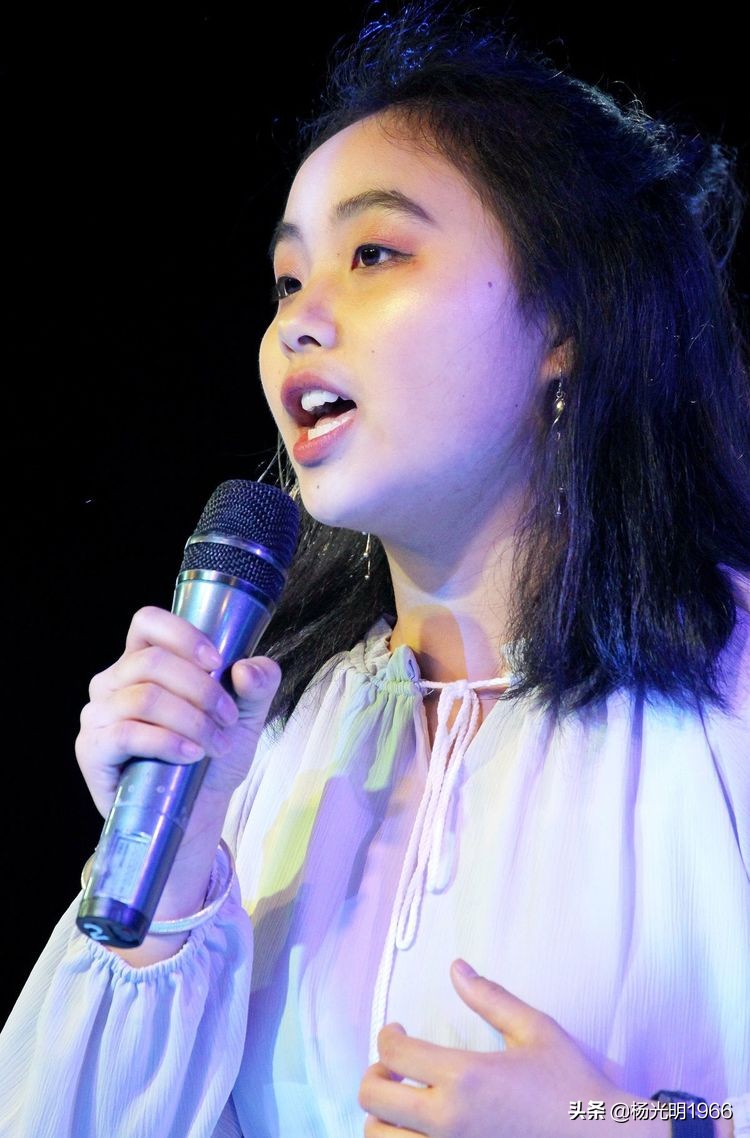 施秉一中：唱响青春   舞动人生