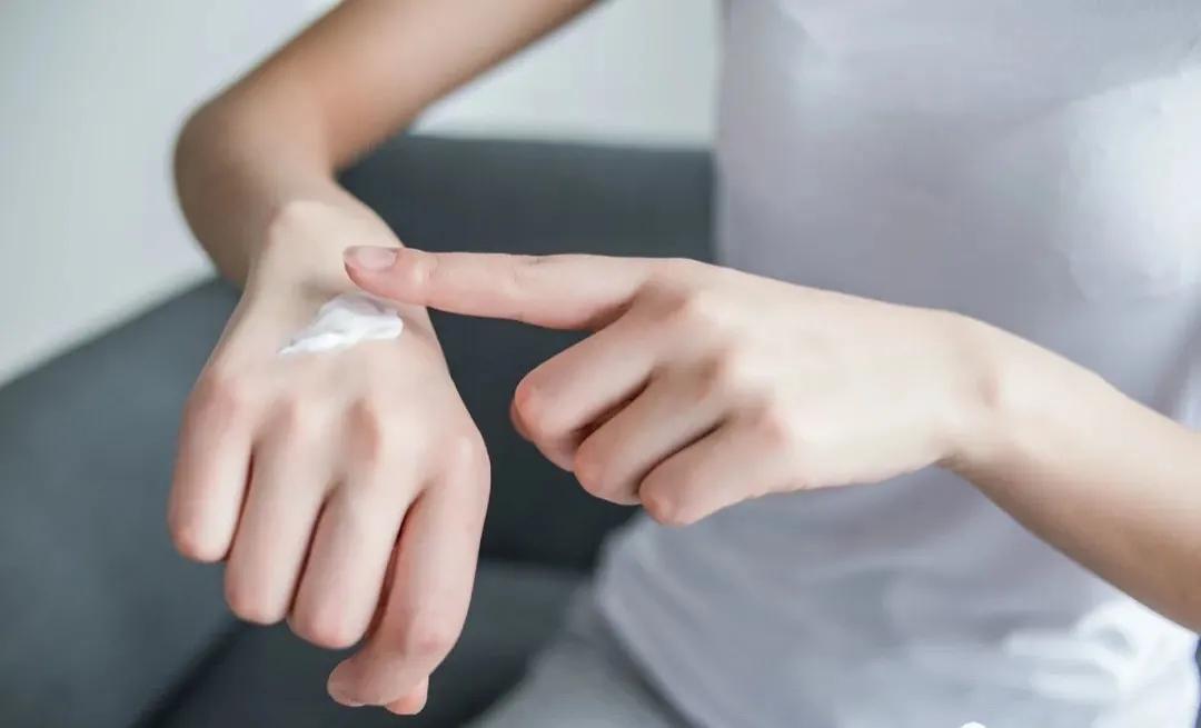 6种化妆水的用法你知道吗？拒绝浪费，轻松养好年轻紧致皮肤