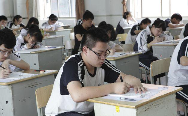 浙江考生林欢，提前20分钟交卷称“高考太简单”，最后考了多少分