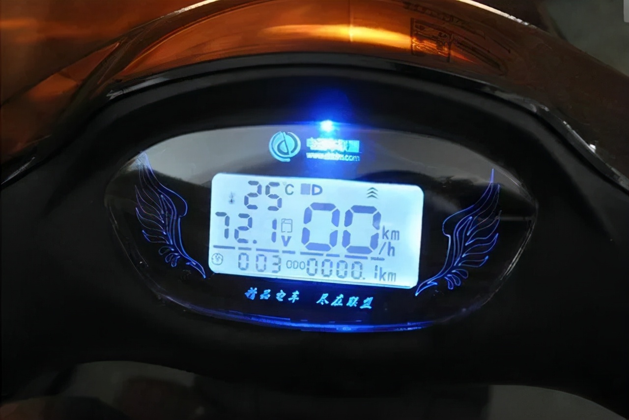 电动车充不进去电是怎么回事(天冷电动车充不进电)