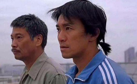 老友去世，痛失挚爱，被圈内人炮轰，周星驰“叛众亲离”的一生