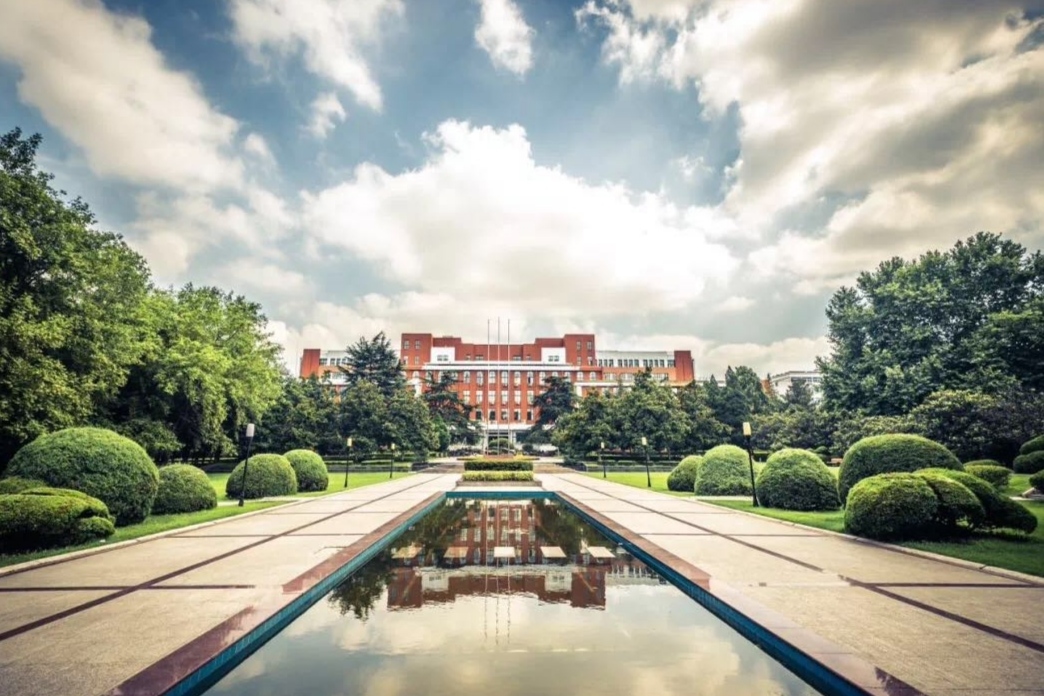 2021“百强大学”名单出炉，清北仍是最强王者，中科大表现亮眼