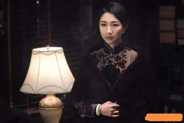 孙红雷鼎力提携娇妻客串《扫黑风暴》，这个女反派居然演得还不错