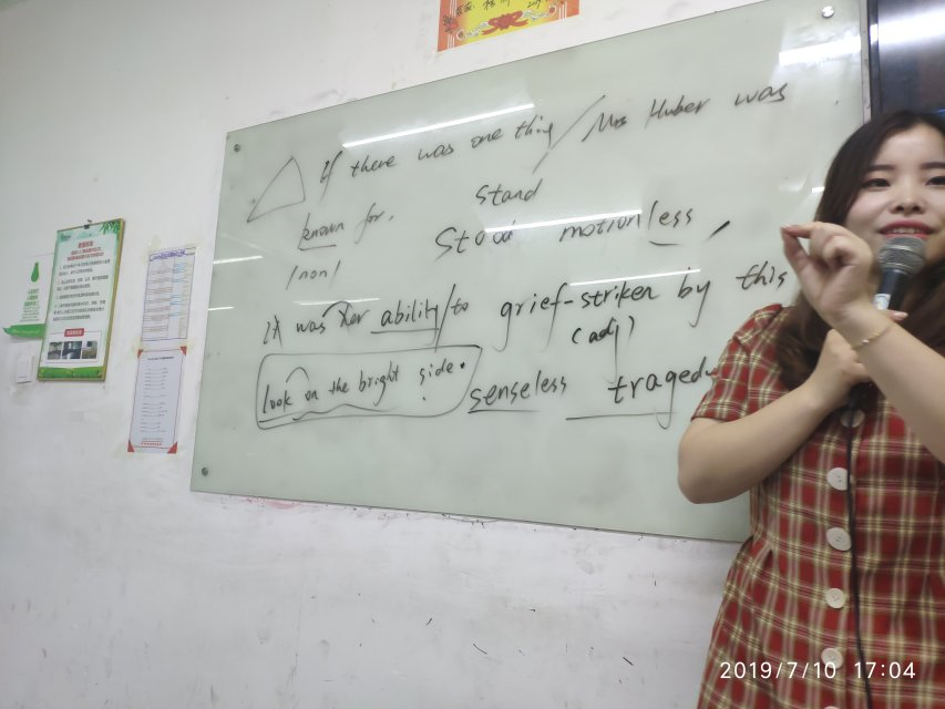 从我开始学英语口语的那天起，我发现原来生活还可以这么丰富多彩