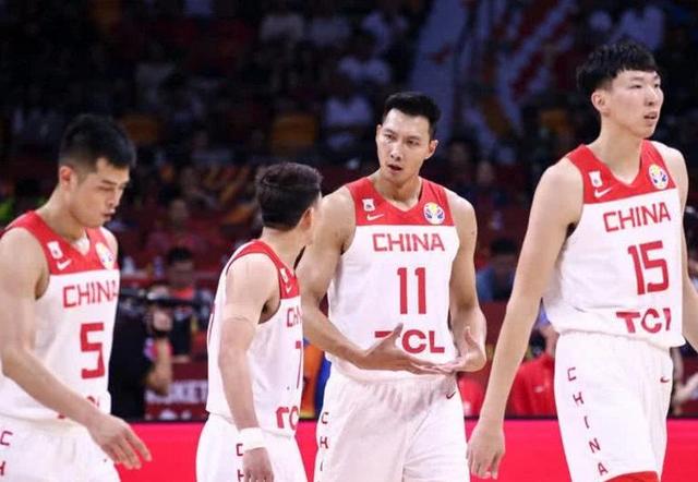 为什么nba中国人少(美记：中国14亿人为何找不到5个会打篮球的？姚明一番话怼得漂亮)