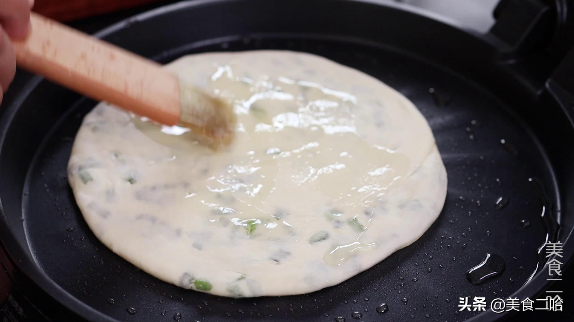 保姆级别的烙饼教程，酥脆松软，凉了不硬，层次多的数不过来