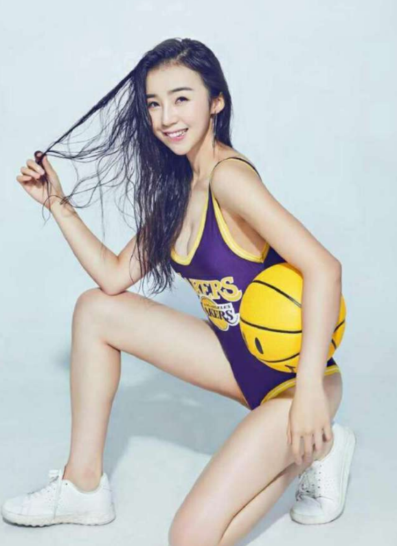 nba为什么出现中国女主持(张曼源：能和NBA各路巨星近距离接触的最强中国主持人)