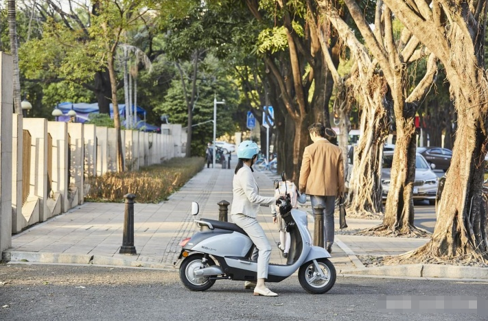 爱玛电动车雷拉测评：续航与性能深度解析