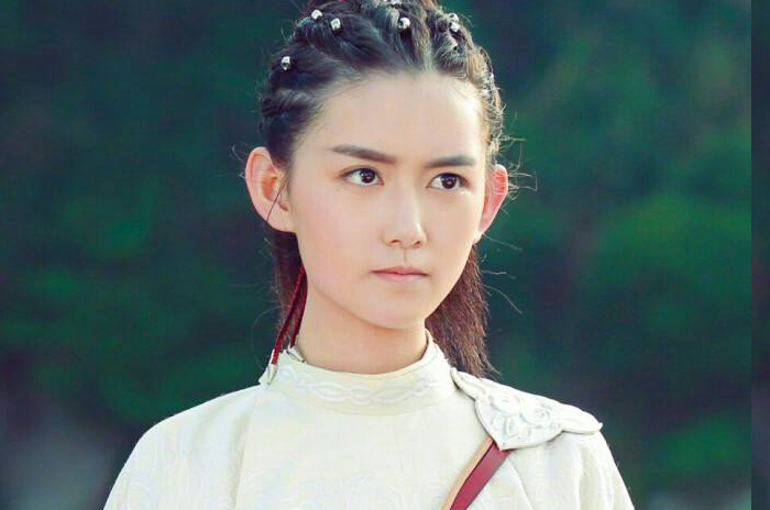 人气最近暴涨的十大00后女明星，张子枫赵今麦欧阳娜娜位列三甲