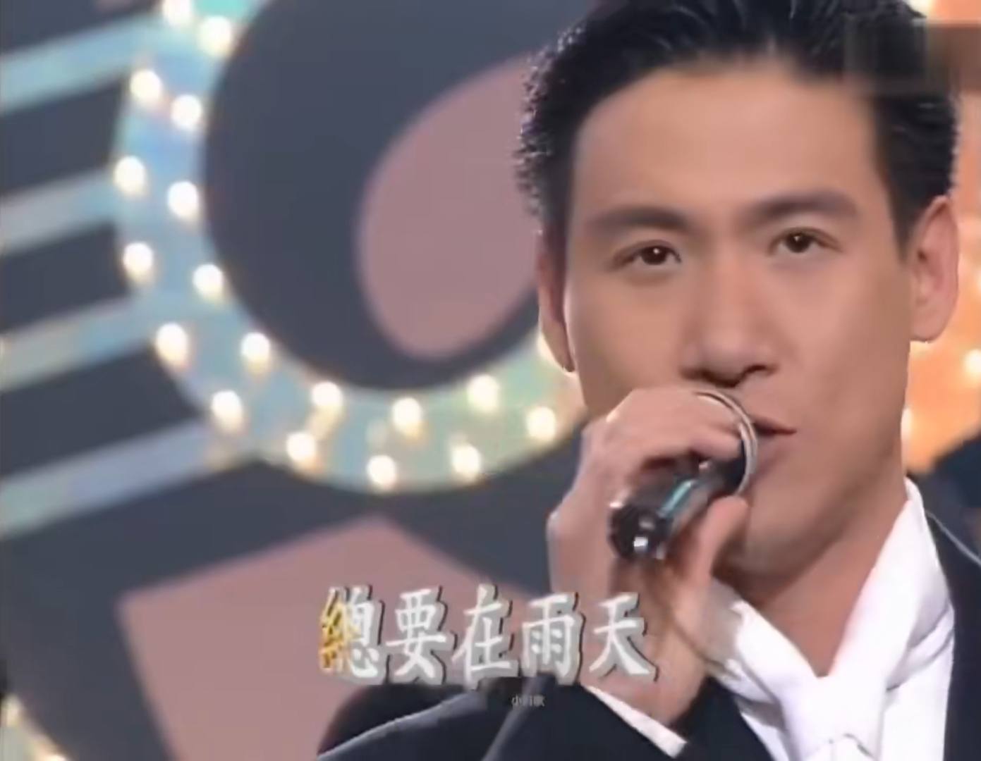 逆天改命的刘德华，和他跟“天王巨星”的龙争虎斗