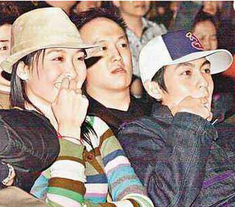 2017年,程愫20年婚姻一夜崩塌,毁她的是傅程鹏和周丽淇的那场吻戏