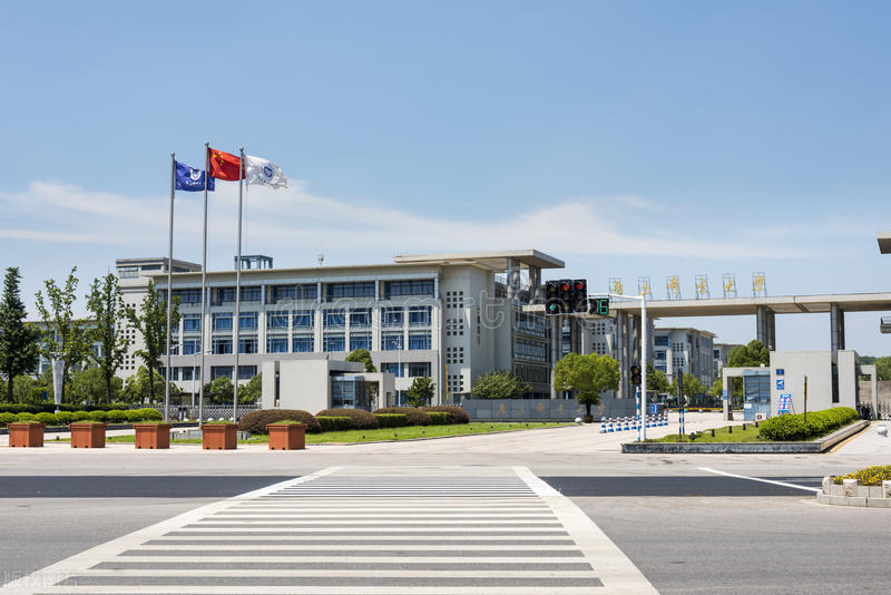 高考报南邮好不好？国家级一流本科专业占40%，毕业生升学就业强