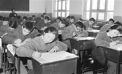 高考制度得到恢复是哪一年，1977年，恢复高考？