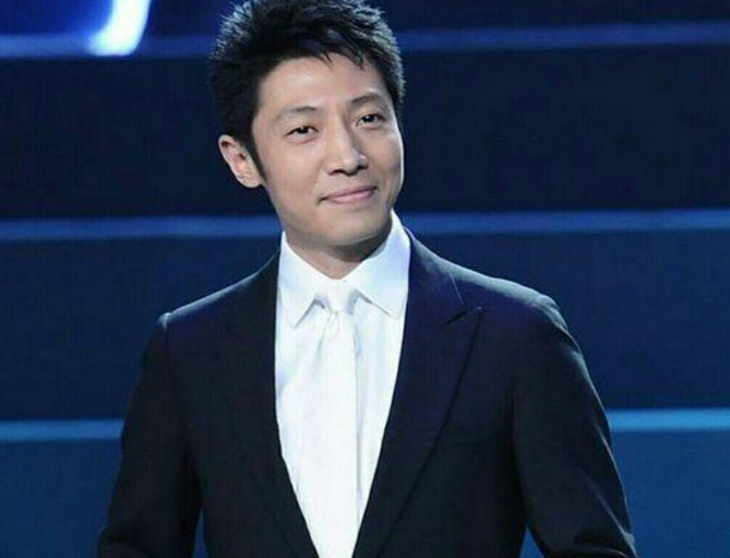 明星高考成绩揭秘：关晓彤552分北电第一，赵露思成绩差到想复读