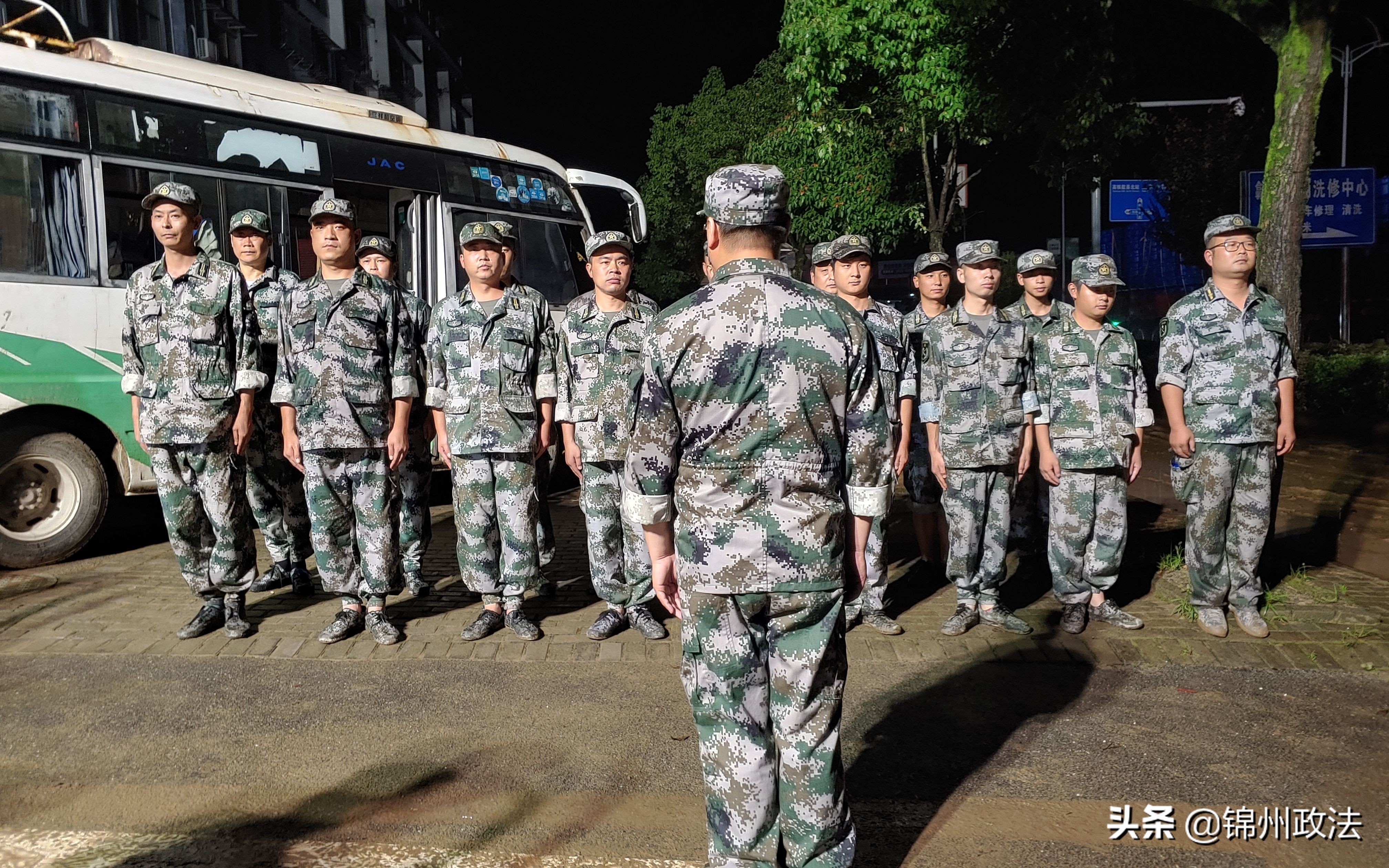 歙县高考72小时：洪水突袭下的小城“赶考”记