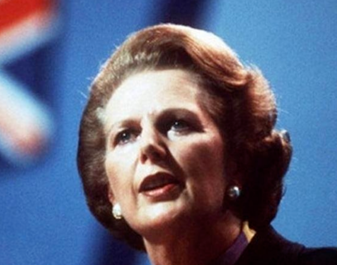 撒切尔夫人：英国人最痛恨的首相，离世后，人民在街上开香槟庆祝