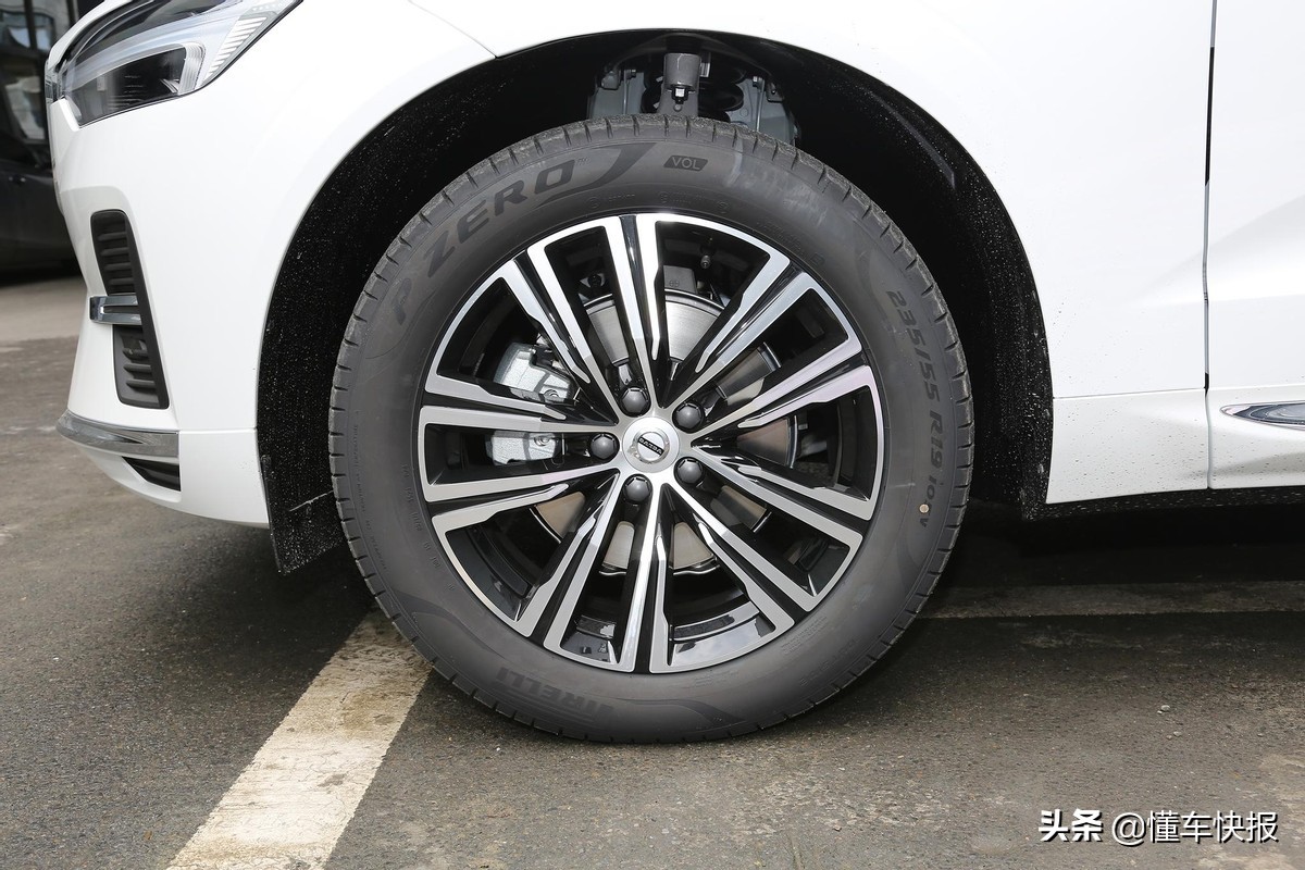 短兵相接，各有所长：凯迪拉克XT5、沃尔沃XC60如何选