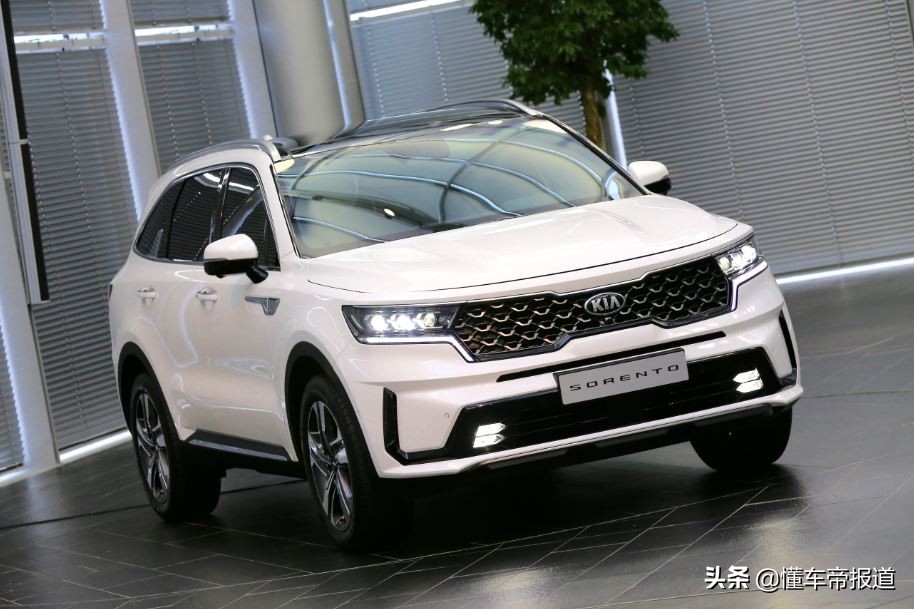 新车 | 竞争汉兰达，起亚美版新款索兰托实车曝光，更换新车标
