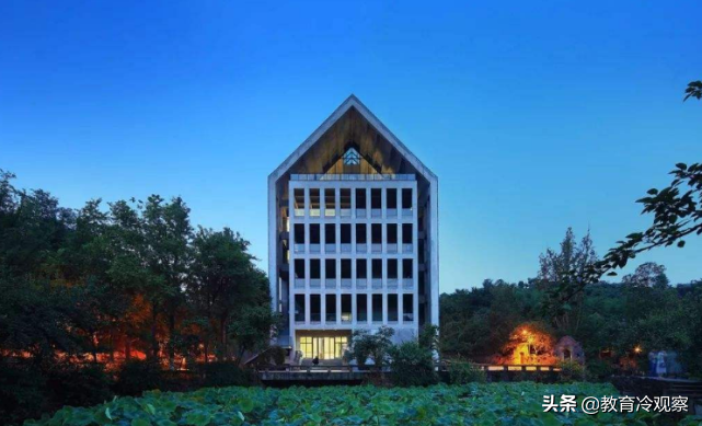 2019年湖北二本投档线最高的37所大学，有一所超一本线59分