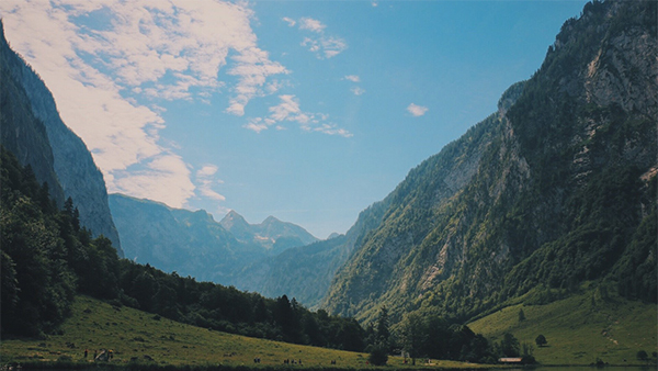 一起云旅游：山湖绝景彷若仙境，湖面倒影美哭众人