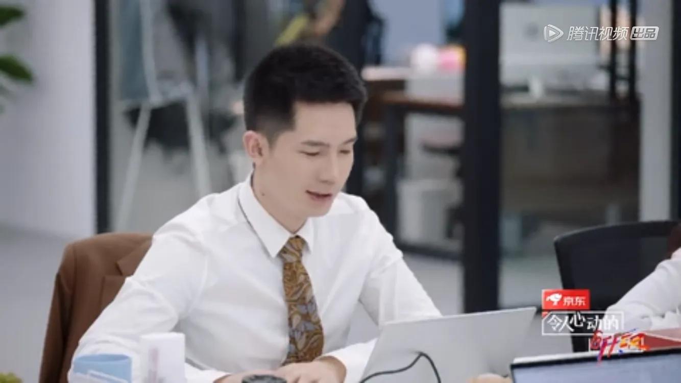 一张图说明白年薪千万律师升职记：高光与现眼同在