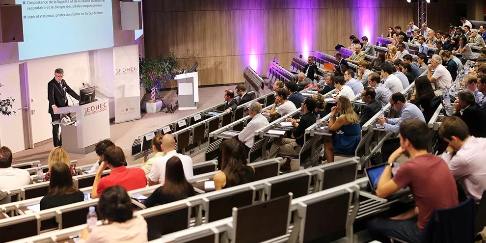 金融专业择校挑花眼?拥有CFA认证的法国高校盘点