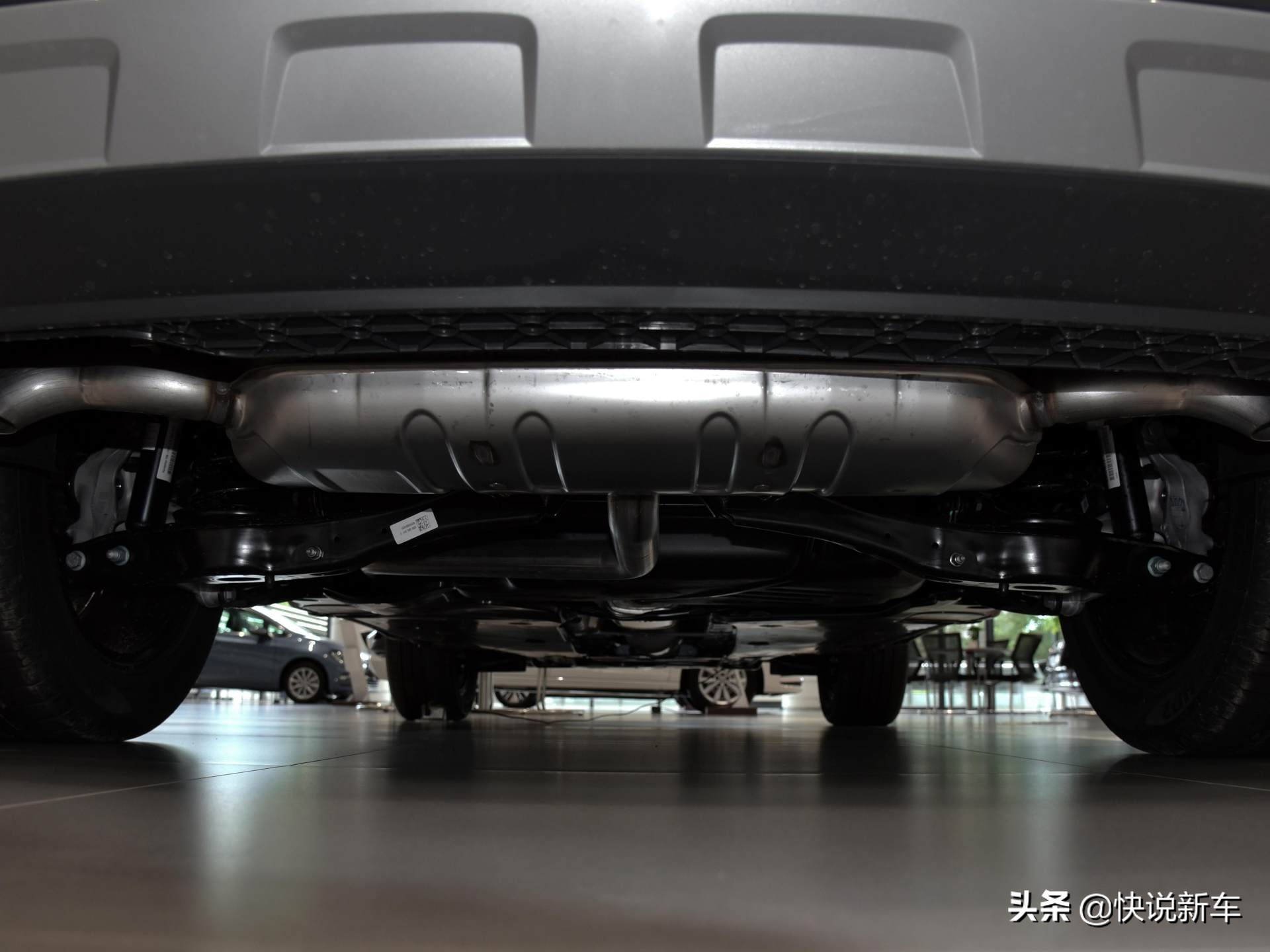 后排空间宽裕，造型优雅动感，性价比不输汉兰达，带你看大众探岳