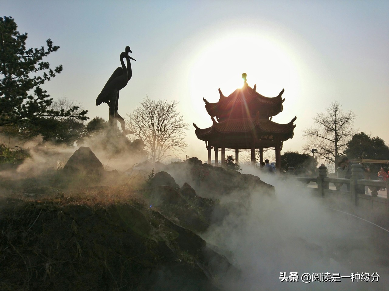 黄鹤楼送孟浩然之广陵赏析(李白《黄鹤楼送孟浩然之广陵》赏析)