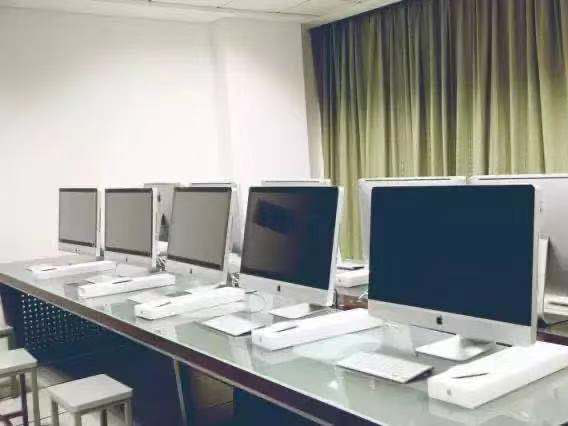 日新月著 博闻多识 | 浙江传媒学院新闻与传播学院欢迎你！