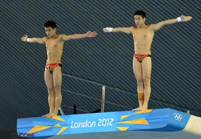 男跳水運動員的難言之隱，賽前刮毛不是事，泳褲太緊害怕被關注
