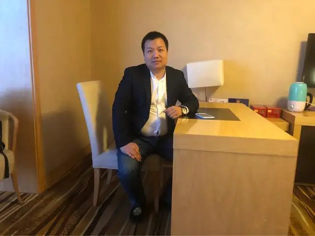 在《非你莫属》走红的江西求职者李晨十年四次创业，现身价过亿。