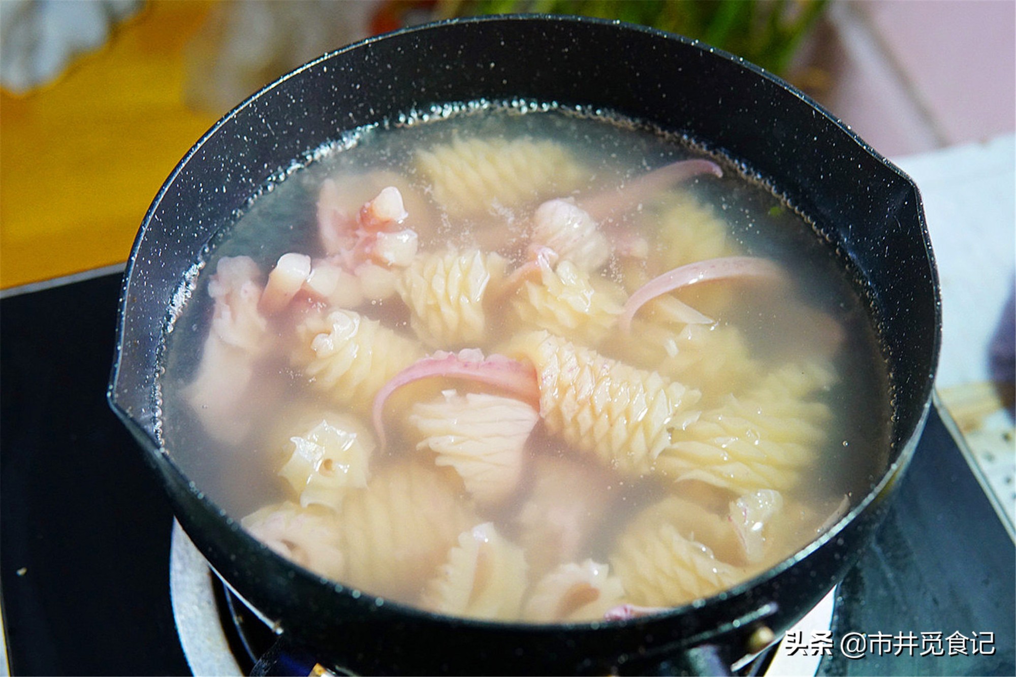 新鲜鱿鱼买回家，这几个部位不能吃，教你在家轻松处理好鲜鱿鱼