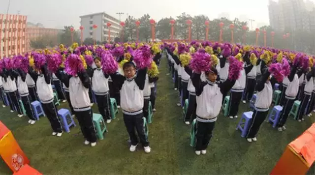 开学季！西安市52所中学校服大PK，比比谁家的最好看？