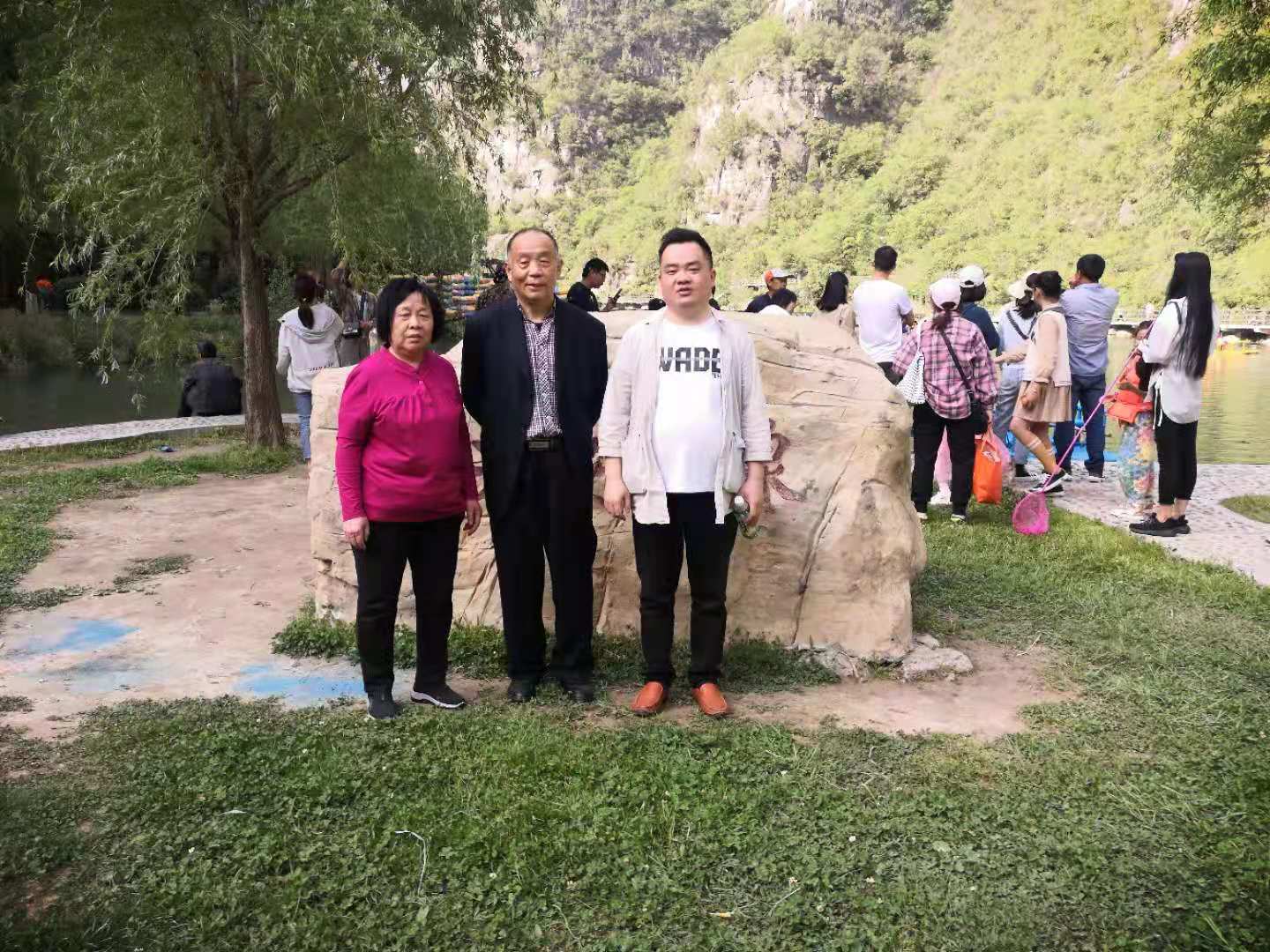 诗｜游青天河 二首——浩淼烟波玉溪转，云台美景依稀见