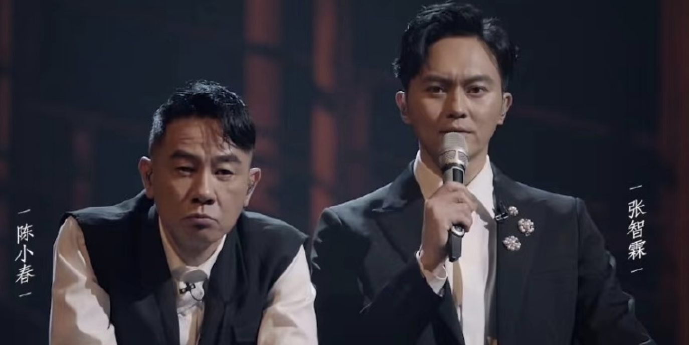 应采儿晒陈小春20年前后对比照，大赞发际线没有变，容颜也未改