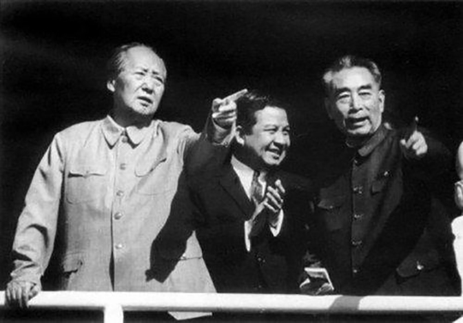 西哈努克在中国帮助下复国，问如何偿还？毛主席：我们不是军火商