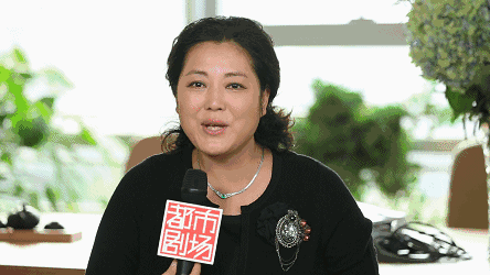 "农村一姐"王茜华:2婚倒追名导丈夫,后高龄产女,今成励志姐