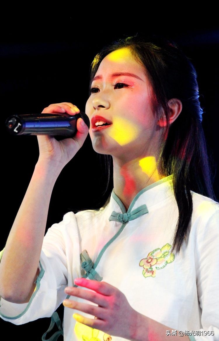 施秉一中：唱响青春   舞动人生