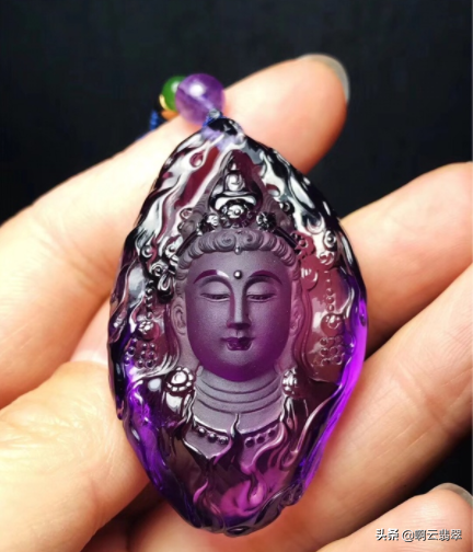 翡翠所有颜色，翡翠颜色丰富，我们该如何挑选各种颜色的翡翠？